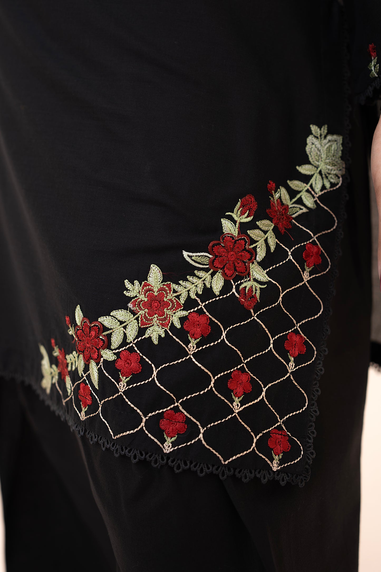 2 PIECE - EMBROIDERED LAWN SHORT SHIRT WITH FARSHI SHALWAR - BLACK