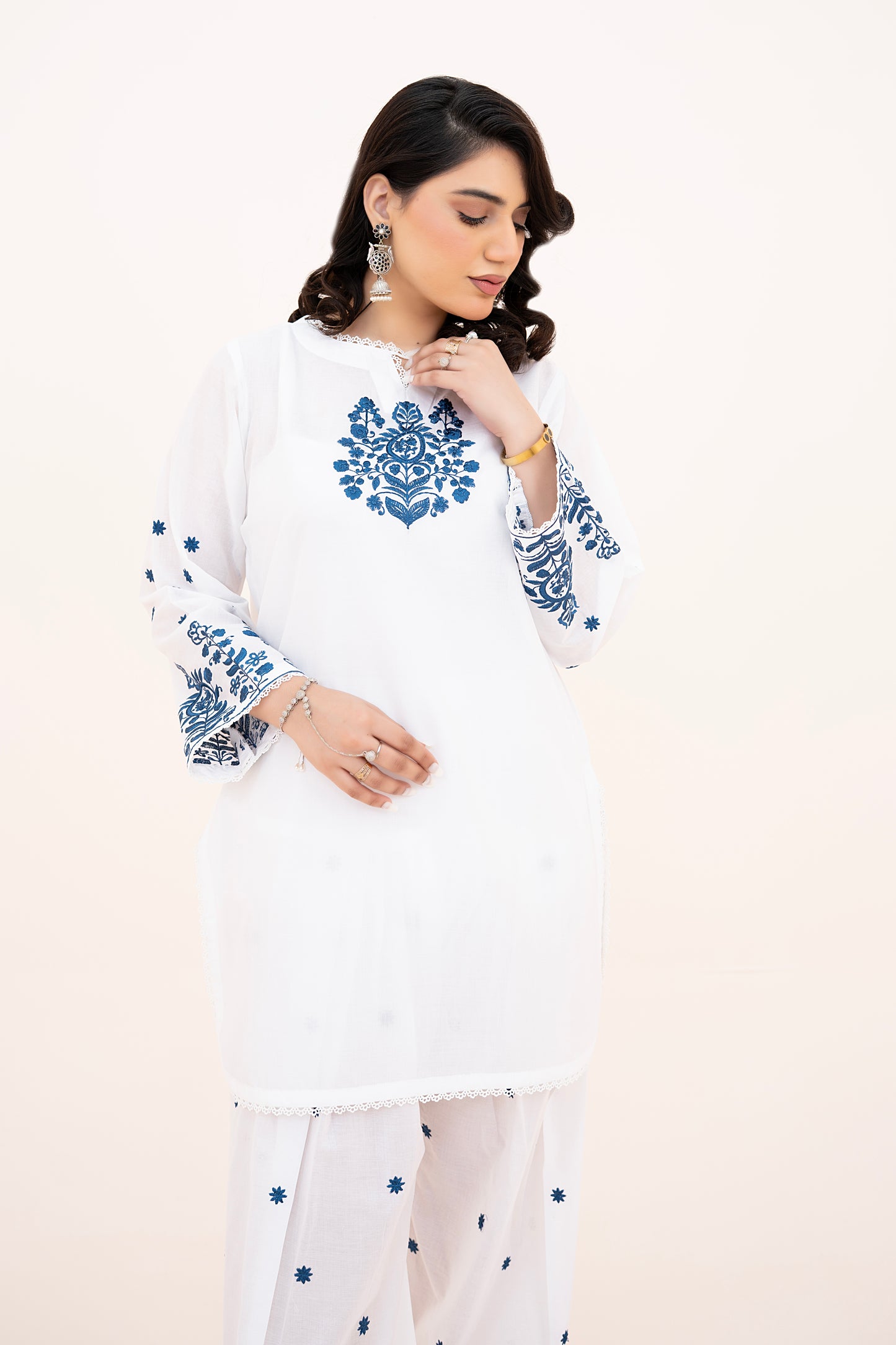 2 PIECE - EMBROIDERED LAWN SHORT SHIRT WITH FARSHI SHALWAR - WHITE