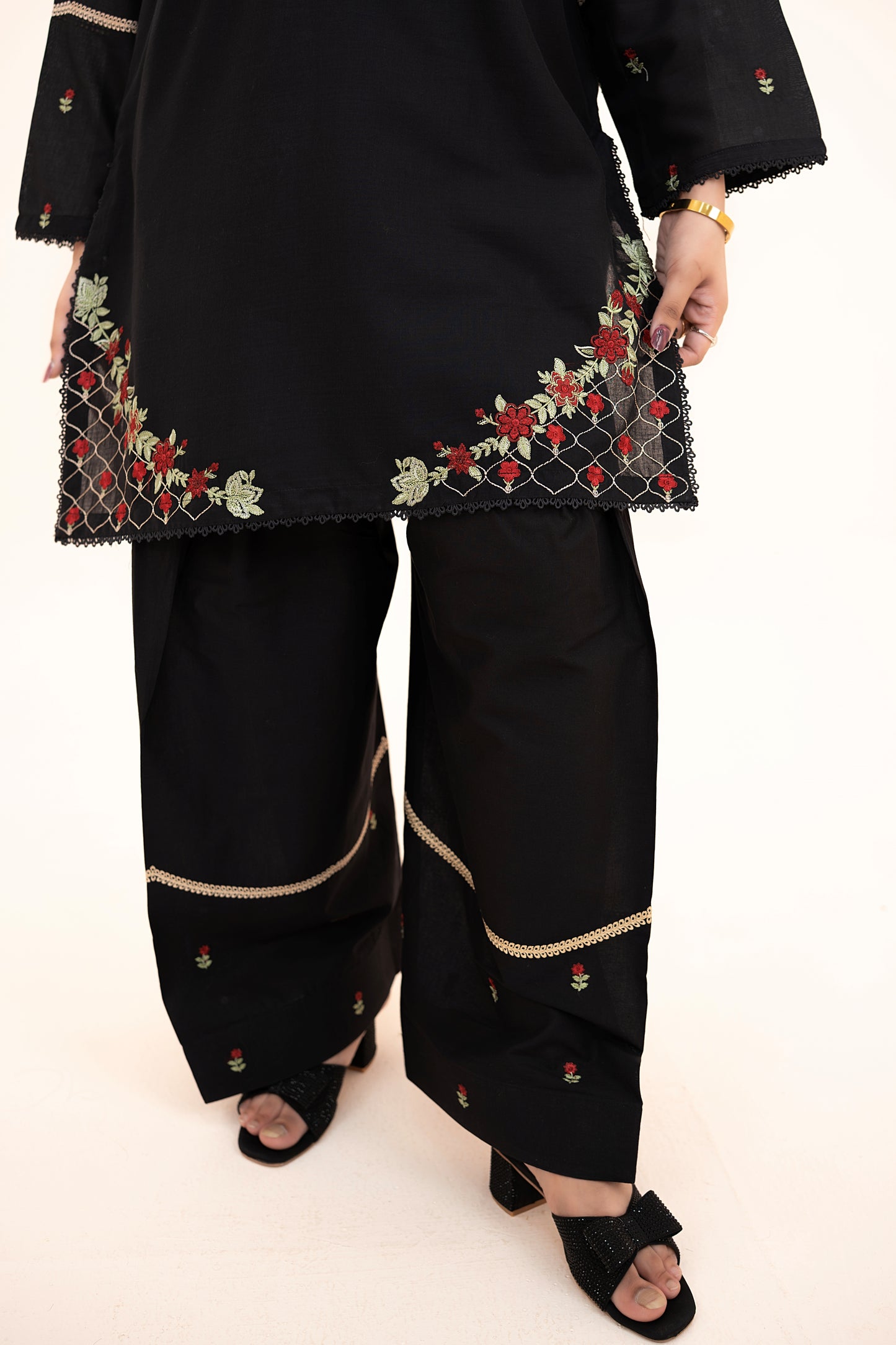2 PIECE - EMBROIDERED LAWN SHORT SHIRT WITH FARSHI SHALWAR - BLACK
